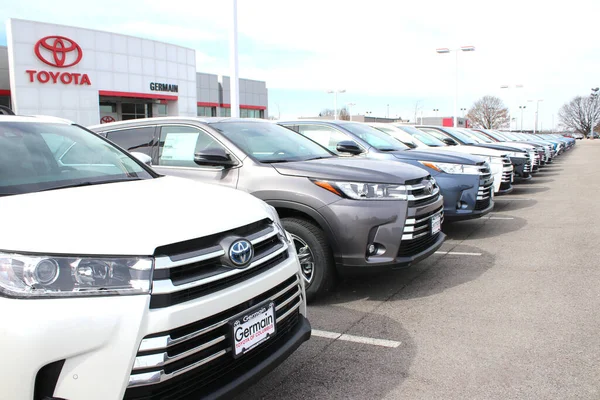 Columbus, OH / USA April10,2019: Toyota Motor Corporation, Toyota, Aichi, Japonya merkezli çok uluslu otomotiv üreticisi..