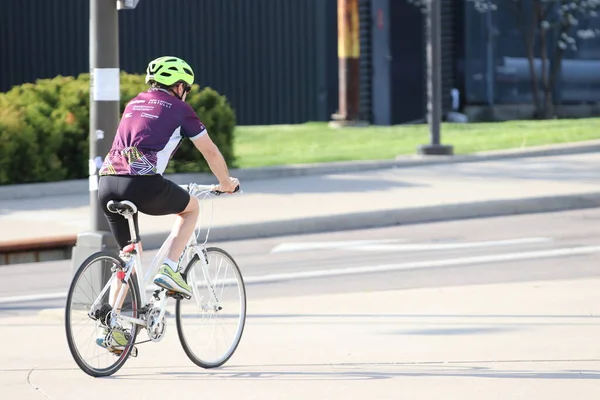 Columbus Ohio Mai 2022Cycliste Dehors Pour Peu Exercice Dans Centre — Photo