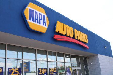 Columbus, Ohio-ABD 7 Mayıs 2020 Napa Otomobil Parça Mağazası.