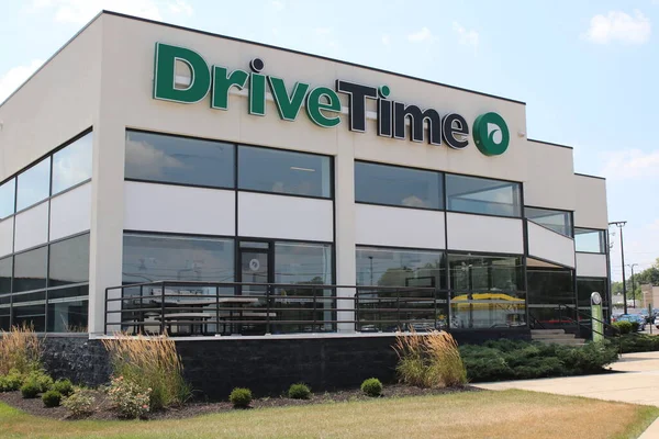 Columbus Ohio Maj 2021 Drive Time Car Dealership — Stockfoto