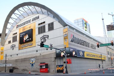 Nashville, Tenn, 15 Şubat 2020 Bridgestone Arena, Nashville şehir merkezinde 1996 yılında tamamlanmış ve Ulusal Hokey Ligi 'nin Nashville Predators takımının evidir.
