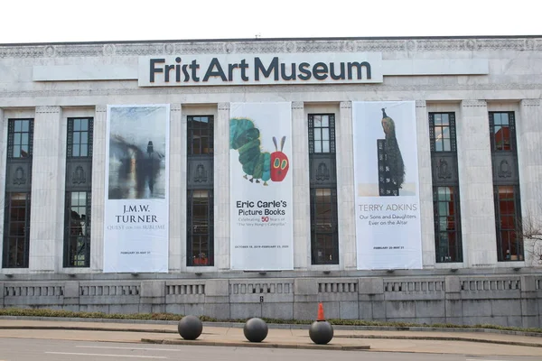 Nashville, Tenn. 15 Şubat 2020 Frist Sanat Müzesi, üzerinde görsel sergiler ve eğitim programları bulunan bir müze olan klasik bir sanat deco binasıdır..