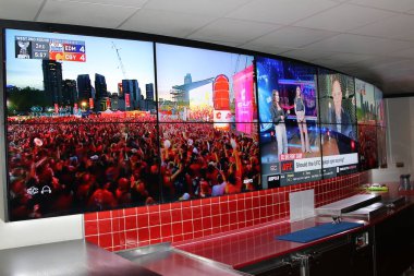 Nassau Bahamas 30 Mayıs 2022 Spor Barı içinde Çoklu Ekran Monitörleri