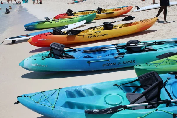 Bahamas Half Moon Cay May 2022 Colorful Kayaks Laying Beach — Stock Photo, Image