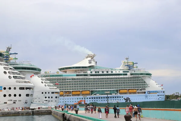 Нассау Багамские Острова Мая 2022 Года Королевские Карибские Корабли Порту — стоковое фото