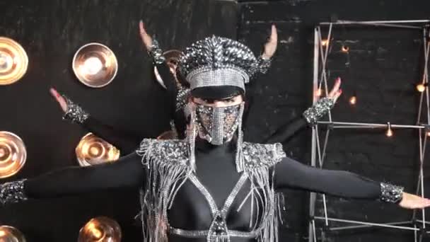 European Four Girls Show Teem Costumes Masks Butt Dancing Black — Video Stock