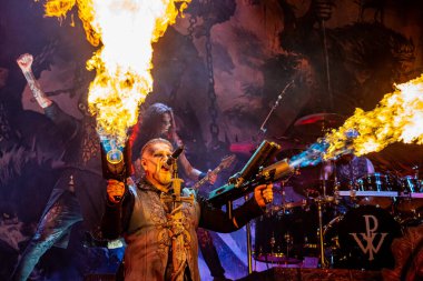 Alman müzik grubu Powerwolf 'un Power Metal konseri, Villena, Alicante' deki Rock Efsaneleri Festivali 'nin XV versiyonunda.
