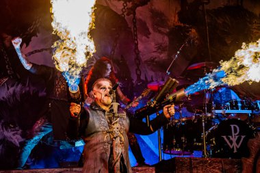 Alman müzik grubu Powerwolf 'un Power Metal konseri, Villena, Alicante' deki Rock Efsaneleri Festivali 'nin XV versiyonunda.