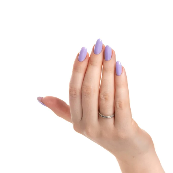 Weibliche Hand Mit Violettem Lavendelgel Lack Auf Langen Nägeln Auf — Stockfoto