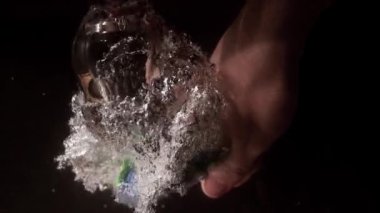 Phantom yüksek hızlı atış topu ve su patlaması