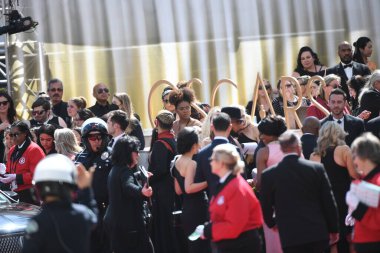 Hollywood, Los Angeles, California - 27 Mart 2022: 2022 Oscar. 94. Akademi Ödülleri. Dolby Tiyatrosu 'ndaki ödül töreninden önce Hollywood ünlüleri. Film yıldızları, en iyi aktörler ve yönetmenler..