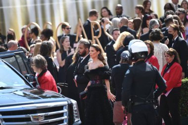 Hollywood, Los Angeles, California - 27 Mart 2022: 2022 Oscar. 94. Akademi Ödülleri. Dolby Tiyatrosu 'ndaki ödül töreninden önce Hollywood ünlüleri. Film yıldızları, en iyi aktörler ve yönetmenler..