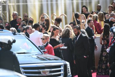 Hollywood, Los Angeles, California - 27 Mart 2022: 2022 Oscar. 94. Akademi Ödülleri. Dolby Tiyatrosu 'ndaki ödül töreninden önce Hollywood ünlüleri. Film yıldızları, en iyi aktörler ve yönetmenler..