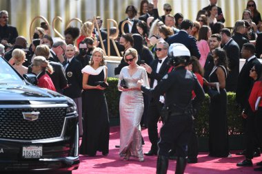 Hollywood, Los Angeles, California - 27 Mart 2022: 2022 Oscar. 94. Akademi Ödülleri. Dolby Tiyatrosu 'ndaki ödül töreninden önce Hollywood ünlüleri. Film yıldızları, en iyi aktörler ve yönetmenler..