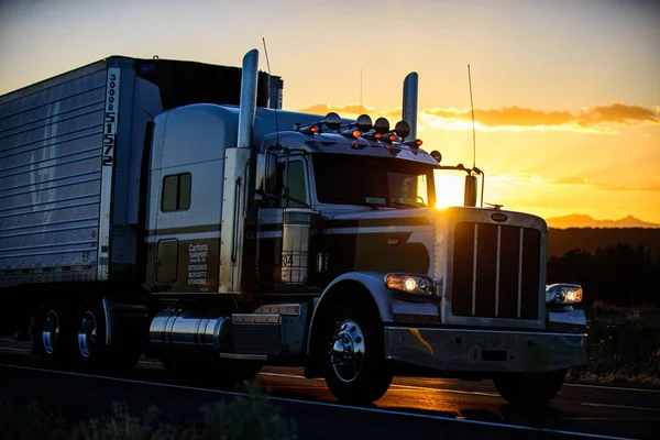 Арізона Сша 2020 Американські Вантажівки Дороги Сполучених Штатах Доставка Товарів Ліцензійні Стокові Зображення