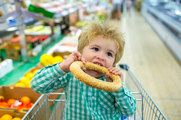 Cute Baby Shopping Cart Beautiful Boy Healthy Baby Food Bakery — Photo