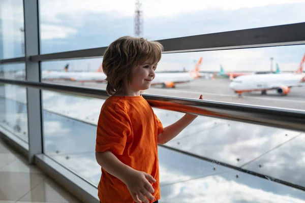 Traveling Kids Child Airport Adventure Transport Plane — Stockfoto