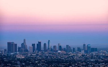 Los Angeles Skyline Sunset Panorama, Kaliforniya, ABD. Melekler Şehri 'nin aşağısında