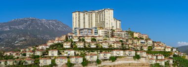 Alanya, Türkiye - Ekim 2021: Goldcity kompleksinin panoraması.