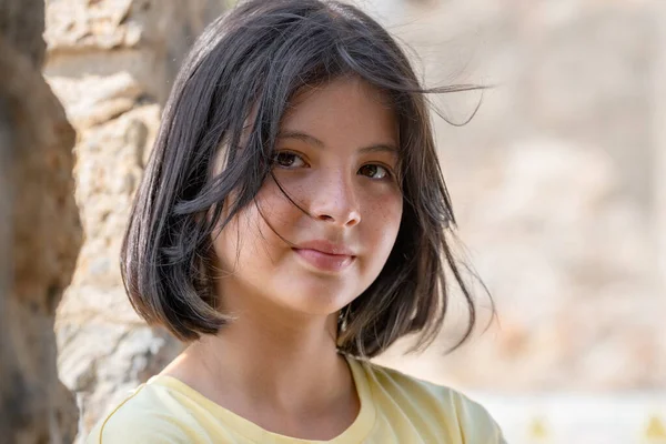 Close Portrait Young Girl Dark Hair Looking Camera — Stock Photo, Image