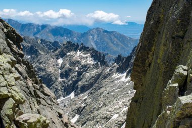Panoramik görünüm Portilla de los Cobardes 'e ulaştığında (Korkak Kapağı)
