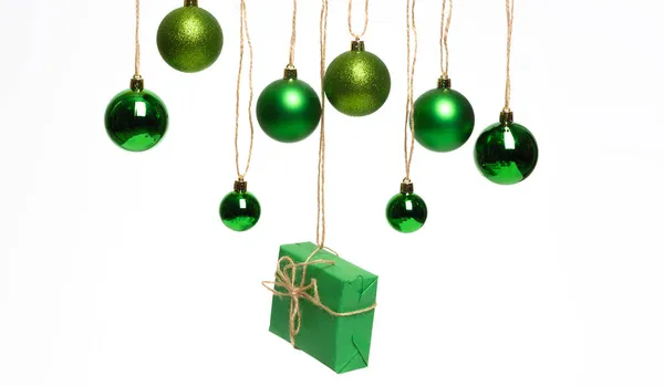 Decorações de Natal bolas verdes — Fotografia de Stock