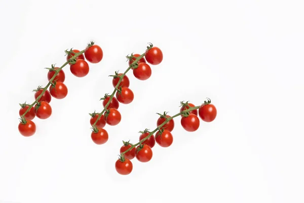 Agrupamento de tomates cereja vermelhos frescos. — Fotografia de Stock