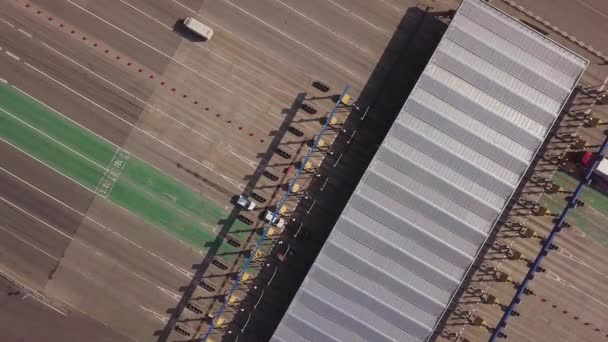 Autopista de peaje sección de recogida de pagos, Vista aérea. — Vídeos de Stock