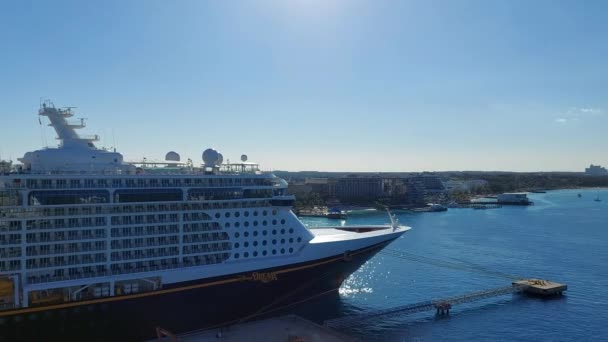 Roatan Honduras Jan 2022 Disney Dream Passenger Ship Docked Port — Stock Video