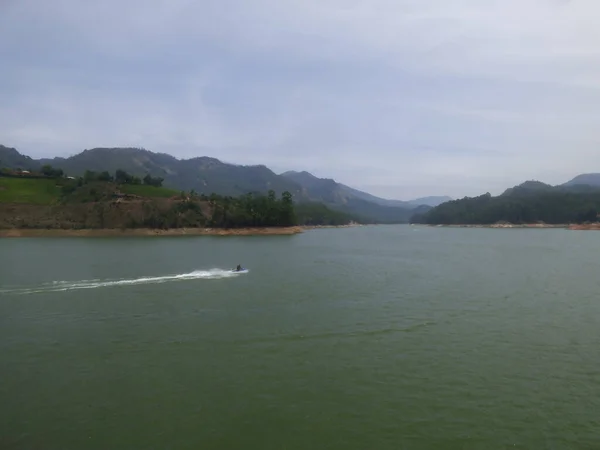 Uma Vista Barragem Mattupetty Sua Área Circundante Coberta Com Propriedade — Fotografia de Stock