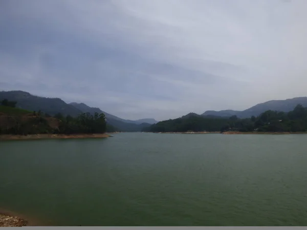 Uma Vista Barragem Mattupetty Sua Área Circundante Coberta Com Propriedade — Fotografia de Stock