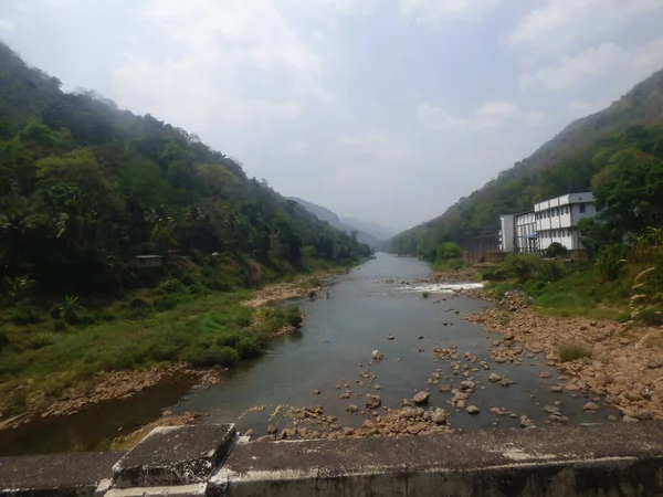 Rio Que Flui Entre Duas Montanhas Uma Vista Idukki Kerala — Fotografia de Stock