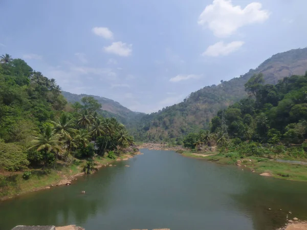 Rio Que Flui Entre Duas Montanhas Uma Vista Idukki Kerala — Fotografia de Stock