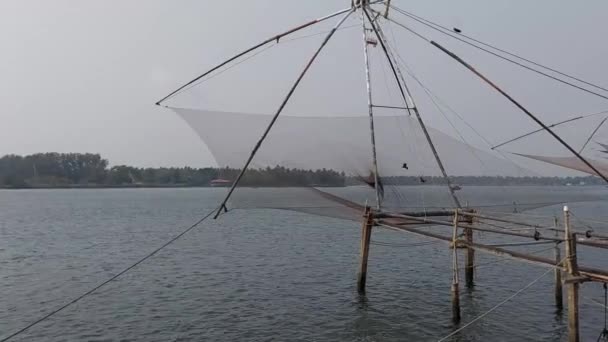 Szereg Tradycyjnych Chińskich Sieci Rybackich Kerala Cochin Vie Munambam Beach — Wideo stockowe