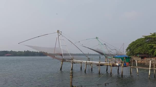 Ряд Традиційних Китайських Риболовних Сіток Керала Кочін Пляжу Мунамбам — стокове відео