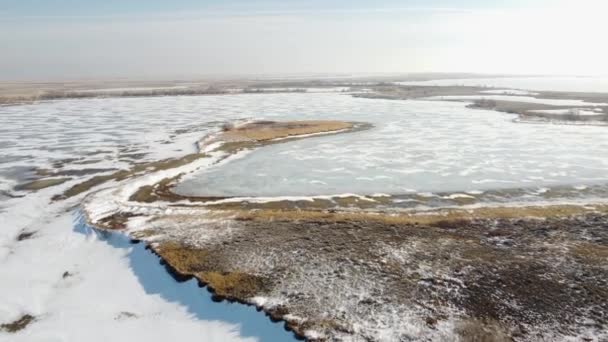 Vol Aérien Dessus Terres Humides Gelées Toundra Nord Avec Prairies — Video