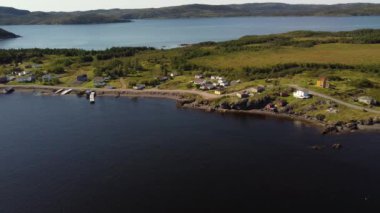 Summerville Newfoundland Kanada, 11 Eylül 2022: Doğu kıyısındaki küçük deniz evleri.