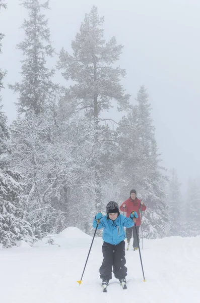 Young Cross Country Skier Front Mother — Stock Photo, Image