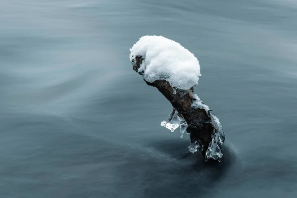 Ghiaccio Sul Ramoscello Acqua — Foto Stock