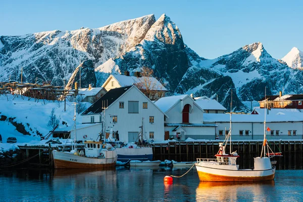 Vissersboot Bij Kleine Vissershaven Winter Lofoten Eilanden Noorwegen — Stockfoto