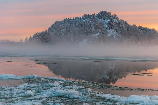 Nehirde Buz Sis — Stok fotoğraf