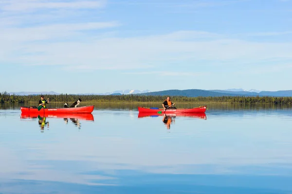 Canoë Deux Personnes Sur Lac Calme — Photo