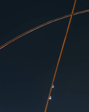 çim saman üzerinde su damlaları