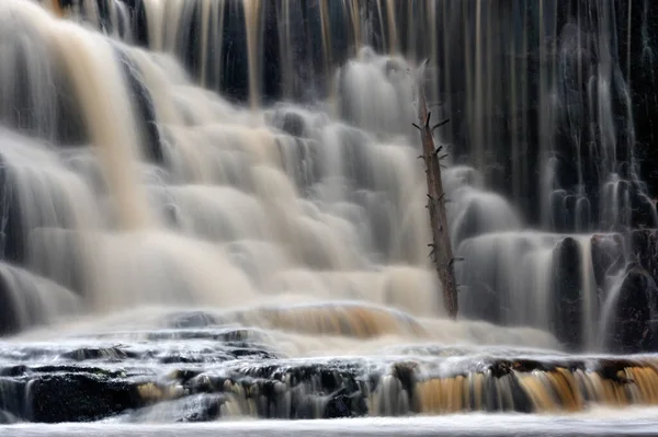 Água Derramando Sobre Rochas Cachoeira Byklev Suécia — Fotografia de Stock