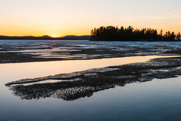 Захід Сонця Замерзлому Озері Норвегія — стокове фото