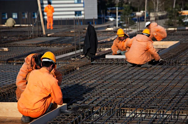 Soldador de trabalho — Fotografia de Stock