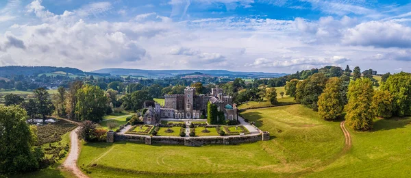 Powderham Castle Och Powderham Park Från Drönare Powderham Exeter Devon Royaltyfria Stockfoton