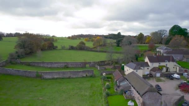Ugbrooke House Gardens Alkaen Drone Syksyllä Värit Exeter Devon Englanti — kuvapankkivideo