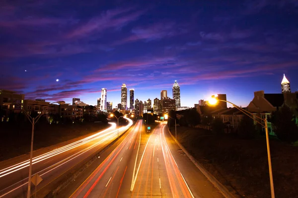 Atlanta centro da cidade ao anoitecer — Fotografia de Stock