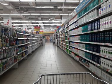 Alışveriş merkezi salgın sırasında sessizdir.